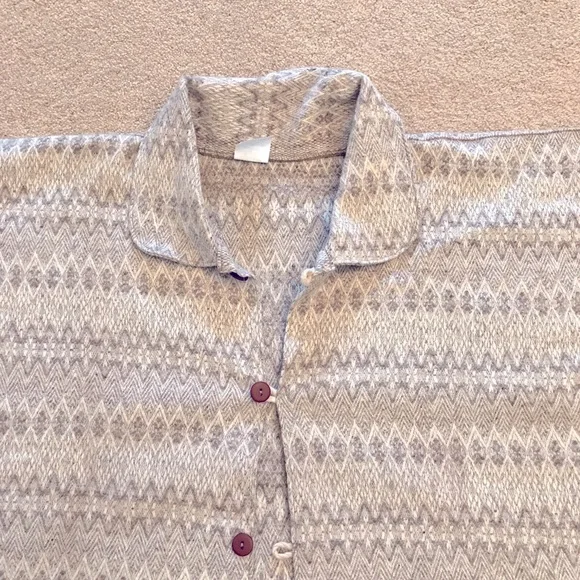 Artilana Mexican Wool Cape Shawl Poncho One Size Grey Creamy Beige Button Up - Picture 2 of 10